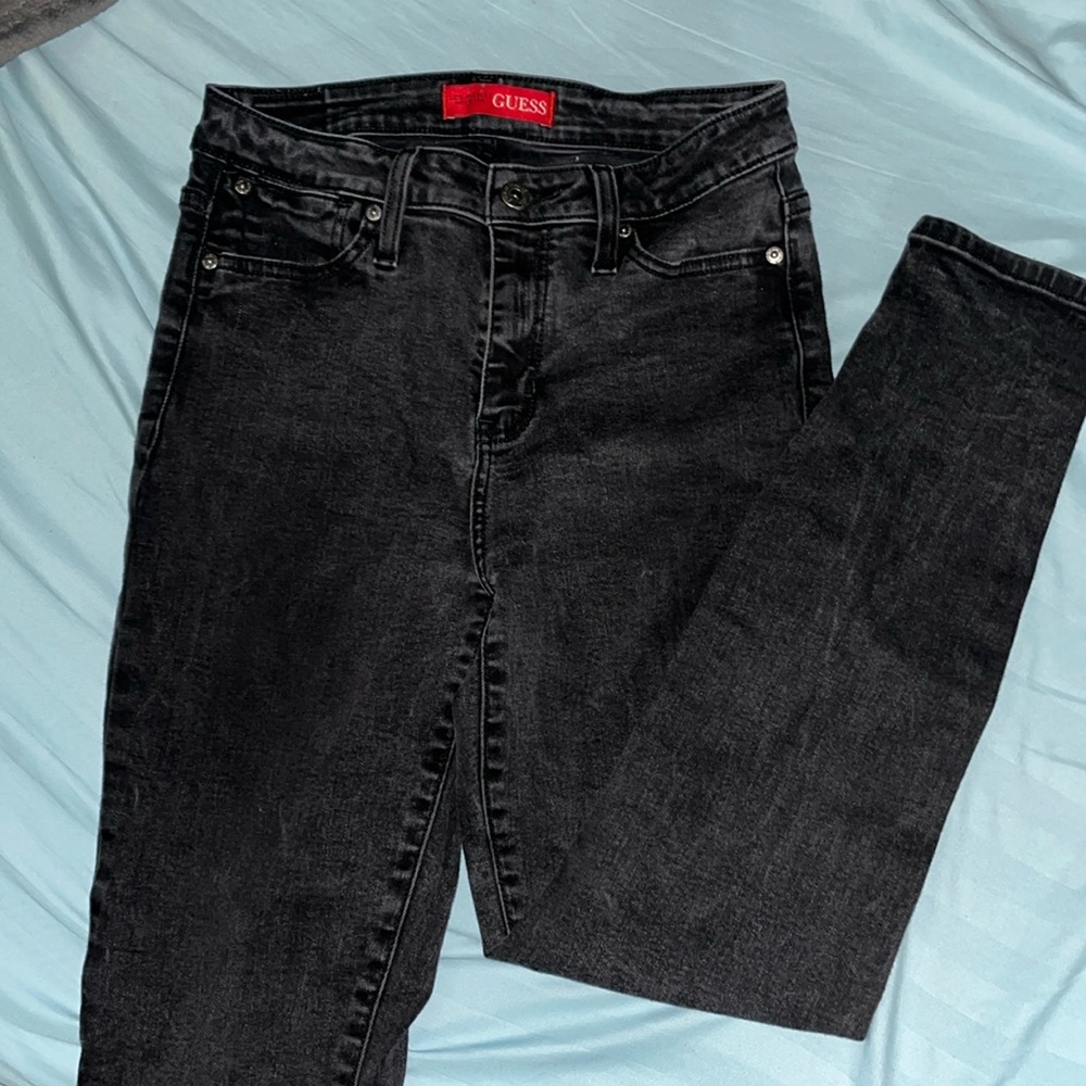 Women’s GUESS skinny jeans black